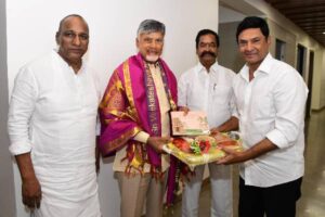 బీఆర్ఎస్ ఎమ్మెల్యేలకు అంత హడావుడి ఎందుకు…? “ప్రీ ప్లాన్” వర్కౌట్ చేస్తున్నారా…?