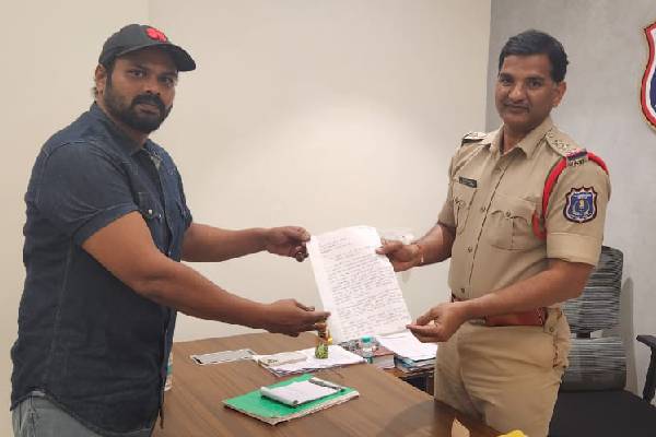 Manchu Manoj files a complaint