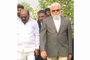 పొన్నవోలు శక్తిసామర్థ్యాలను కించపరుస్తున్న అంబటి!