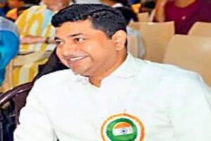 శ్రవణ్ రావుతో ఏమైనా చెప్పించగలిగారా?