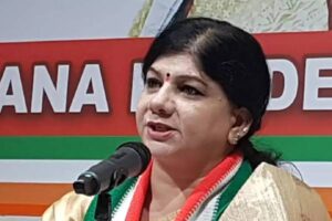 గాంధీ భవన్ లో నిరసన …వచ్చే పదవిని పోగొట్టుకున్న మహిళా నేత !
