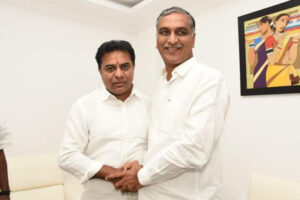 హరీష్ ఇంటికి కేటీఆర్… సంథింగ్ రాంగ్!