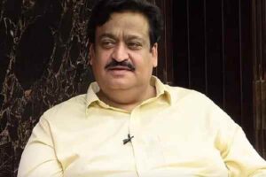 సునీల్ నారంగ్ రాజీనామా: ఓ గుణపాఠం