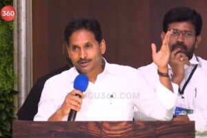 ఎప్పుడు అరెస్టు, శిక్ష పడుతుందని అనుకుంటే అప్పుడే జగన్ పాదయాత్ర!