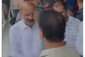 బండి సంజయ్, కేటీఆర్ ఎదురుపడితే ?