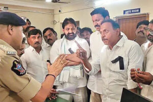 స్వేచ్ఛగా పోలింగ్ – పులివెందులకు విముక్తి మార్గం !