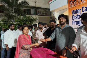 ఓటర్ కార్డులు నవీన్ యాదవ్ దగ్గరకు ఎలా వెళ్లాయి?