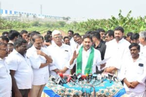 జగన్ కన్నా పక్కవారి మాటలకే విలువ ఎక్కువ !