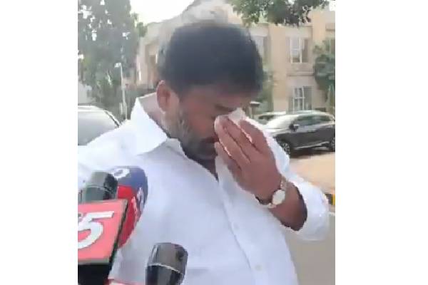 ఏపీ మంత్రిని ఏడిపించిన జిల్లాల విభజన !