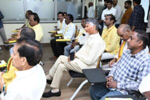 శిక్షణా శిబిరంలో చివరి బెంచిలో చంద్రబాబు !