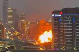 సెలబ్రిటీలే కాదు.. అందరూ ఇరుక్కుపోయారుగా !