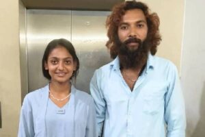 కుంభమేళా మోనాలిసా.. ఫర్మాన్‌తో లవ్ – తండ్రే విలన్ !