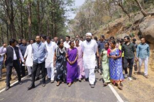 గిరిజనుల మధ్య జనసేన ఆవిర్భావ వేడుకలు – పవన్ కొత్త ఒరవడి!