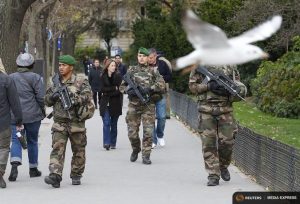 After Paris attacks, pressure builds for big military response