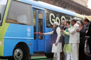 PM attends Demonstration of Retrofit Electric Bus