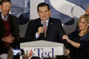 Republican Cruz tops Trump in Iowa presidential race, Clinton and Sanders tie