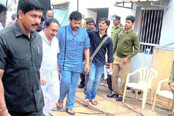 Chiranjeevi's 150th movie, 'Kathilantodu' jail scenes being shot