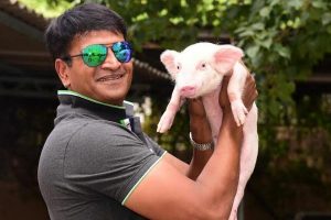Ravi Babu Spending a Bomb