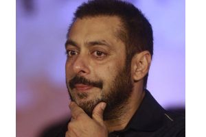 Case filed on Salman Khan for hoisting Pakistan flag
