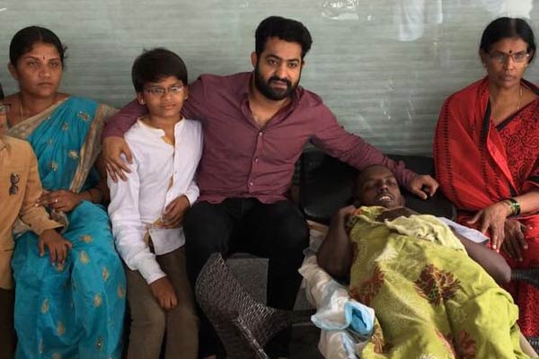 Tarak Meets his Fan: Fulfils his Wish