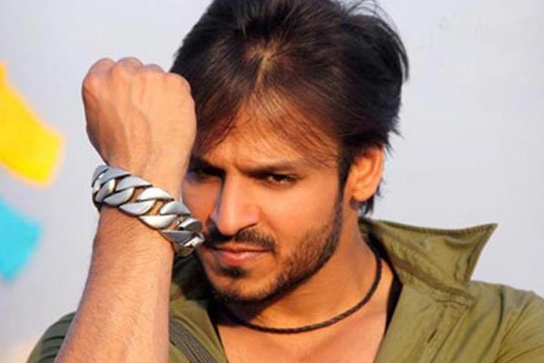 Vivek Oberoi Villain for Chiranjeevi (chiru150th)