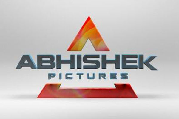 Abhishek Pictures Bags ‘Indywood Best Distributor’ Award