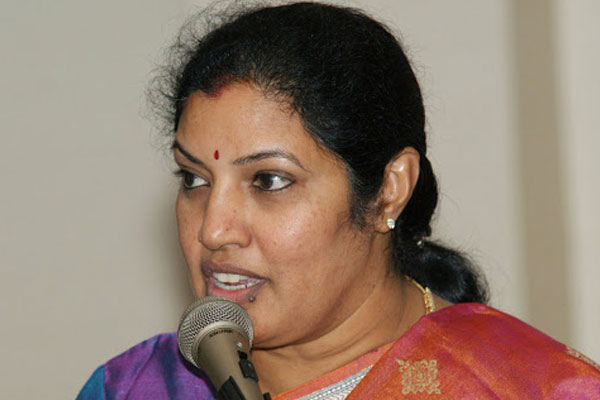 Purandeswari targets Naidu in 'cash-for-vote' case