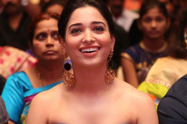 Tamannaah Dominates Prabhudeva with her dance moves