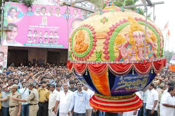 Balapur Laddu 2016, Hyderabad Ganesh utsav, idol immersion final day, Traffic restrictions,