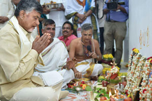 chandrababu-at-velagapudi1