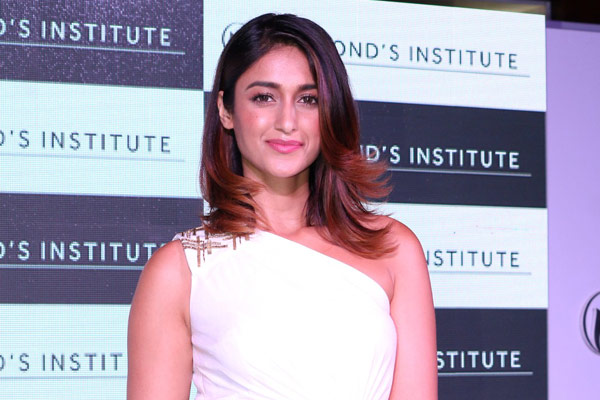 Indian showbiz is not driven by skin color : Ileana