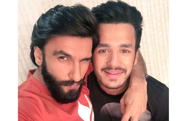 Akhil selfie with Ranveer Singh