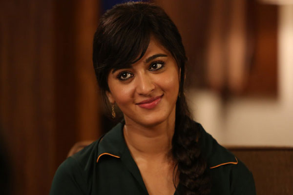 Anushka's as IAS officer in bhagmathi