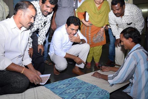 KTR promise new Textile Policy, CPM flays govt. indifference