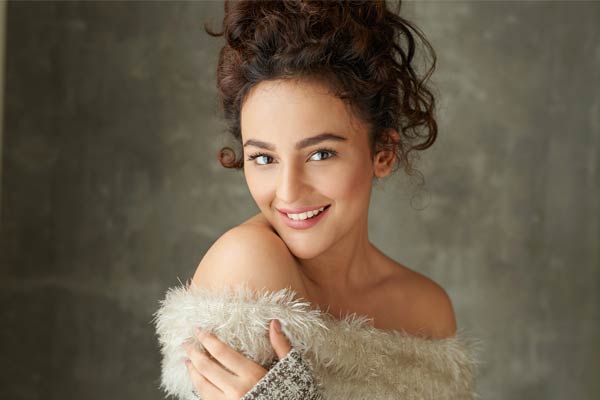 Seerat Kapoor badly disturbed with her Fan’s act, Seerat Kapoor fans