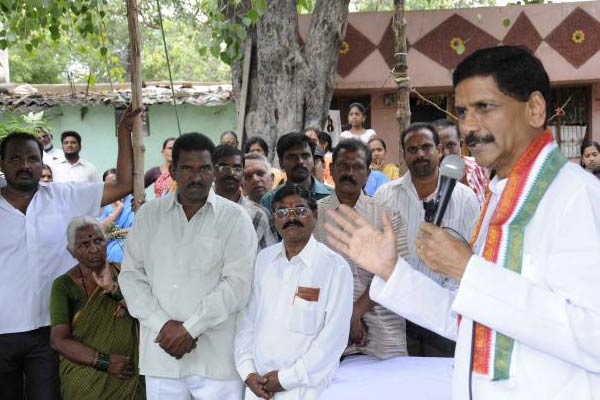 Shashidhar Reddy targets Talasani, seeks criminal case against him