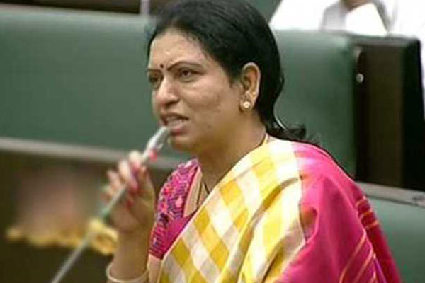 D K Aruna fires daughter’s sentiment against KCR !