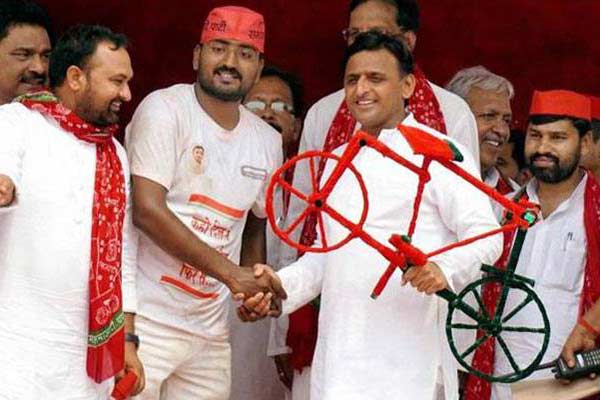 Akhilesh gets bicycle symbol, Samajwadi Party, Uttar Pradesh, Mulayam ,