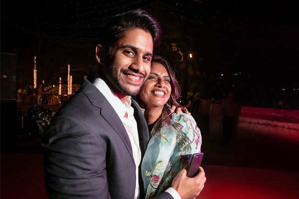 Naga Chaitanya spotted with his Mom