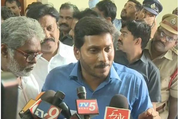 Jagan’s visit makes officials nerves at bus mishap spot