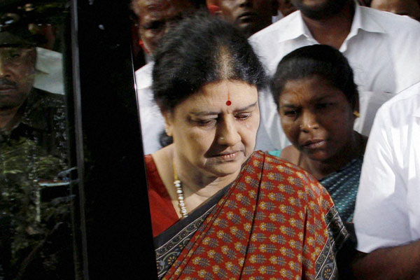 Sasikala surrenders, back in Bengaluru jail