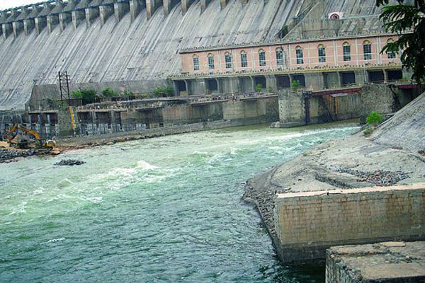 AP-TS officials fight over Nagarjuna Sagar waters