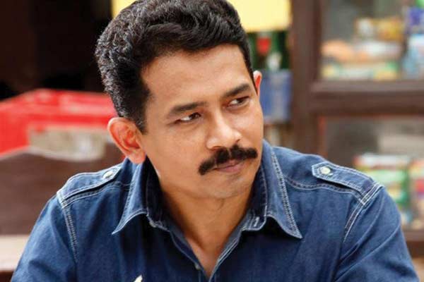 Doing sword-fighting stunts myself in ‘Manikarnika': Atul Kulkarni