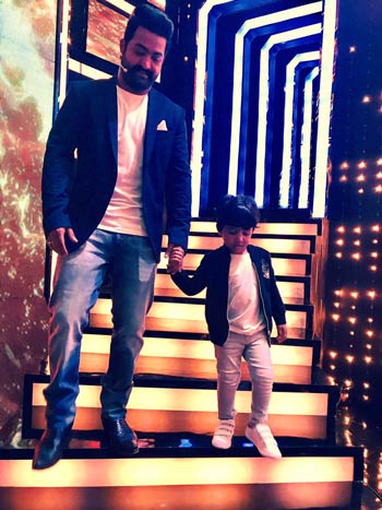 Tarak bonds with Abhay Ram on the sets of Bigg Boss