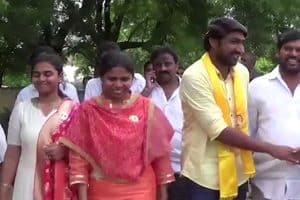 Video journalists attacked by followers of Bhuma in Guntur