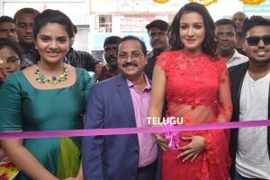 Catherine & Srimukhi launch B New Mobile store