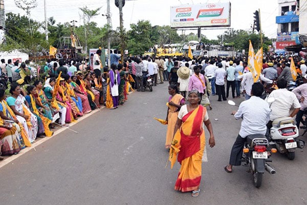 Chandrababu, Jagan, Raghuveera hit Kakinada roads ahead of elections