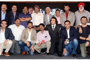 Ranveer Singh relives ’83 with Kapil Dev & team