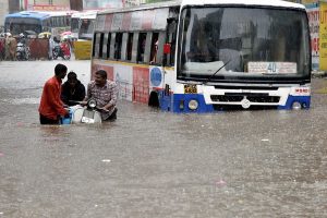 3 dead as heavy rains and thunderstorms lash Hyderabad