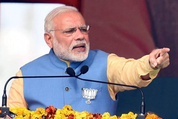 Modi seeks healthy media debate on democracy in political parties